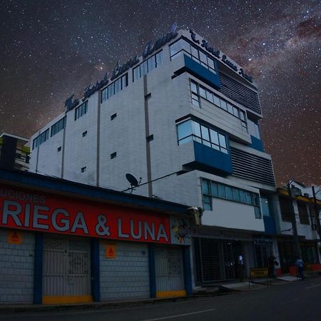 Hotel Luna Azul Florencia  Zewnętrze zdjęcie